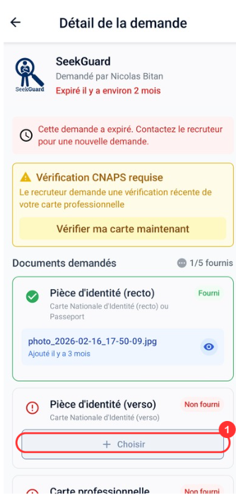 Écran de l'application montrant la liste des documents demandés par le recruteur et la possibilité de les sélectionner depuis le coffre-fort